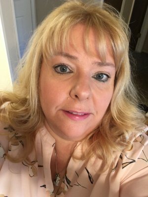 White Sugar Mummy in California wants to date - Sugar Dating Online